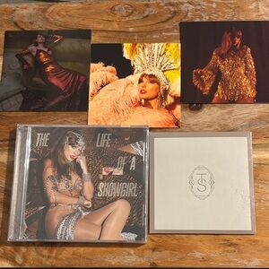 The Life of a Showgirl - It’s Beautiful- CD and Photo Set